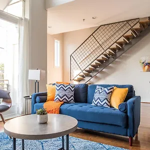 chic-hip-2br-nulu-loft-w-parking-balcony.hotels-louisville.com/