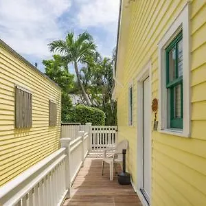 new-vangogh-studio-pool-balconies.hotels-in-key-west.com/