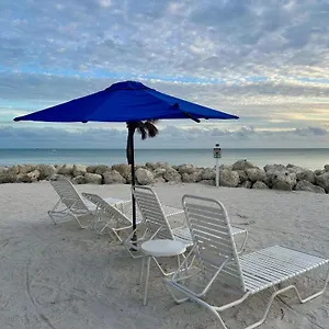 leaward-isle-island-retreat.hotels-in-key-west.com/
