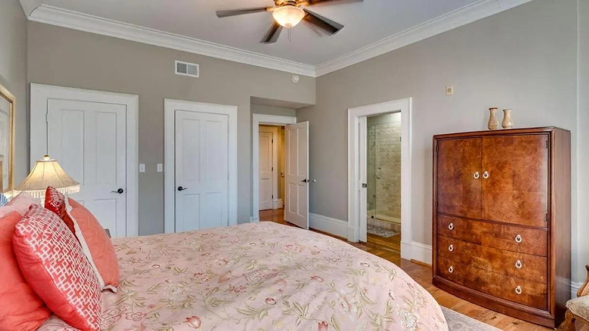 201 York #3 - Homey Downtown 2 Bedroom Steps From The River Savannah 0*,