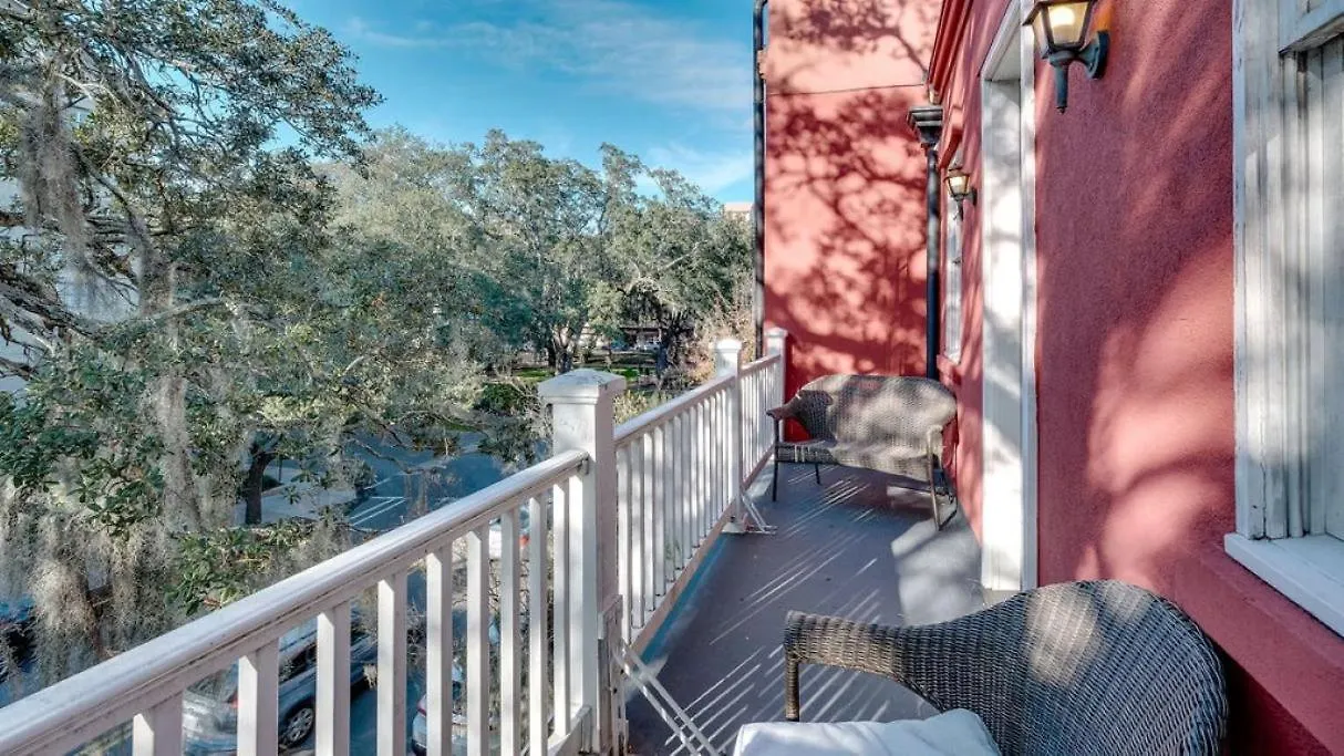 201 York #3 - Homey Downtown 2 Bedroom Steps From The River Savannah Apartment